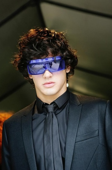 Illustration for article titled Dior Is Trying to Make Ugly Futuristic Glasses Actually Happen